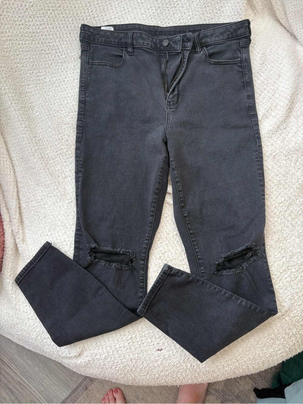 American Eagle Outfitters Black Skinny Jeans with Knee Rips